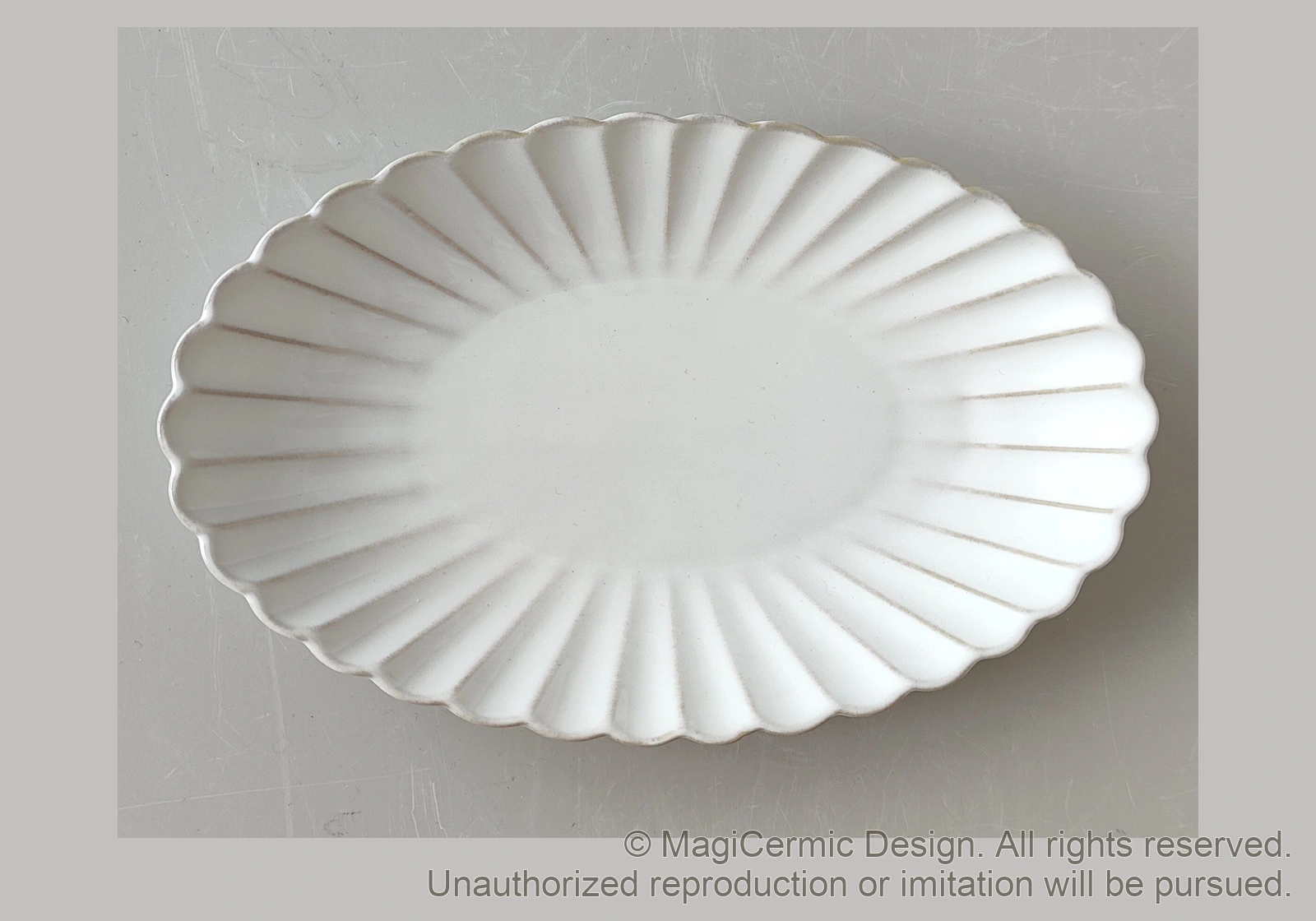 Original MGB product photograph: scalloped plate or platter, catalogue reference DZP5787M