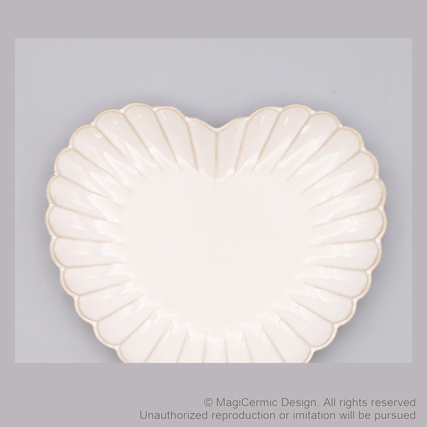 Original MGB product photograph: scalloped plate or platter, catalogue reference DZP5804